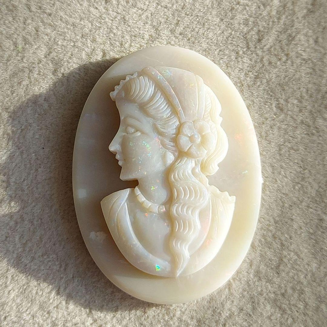 オパール　女性　カメオ　ルース