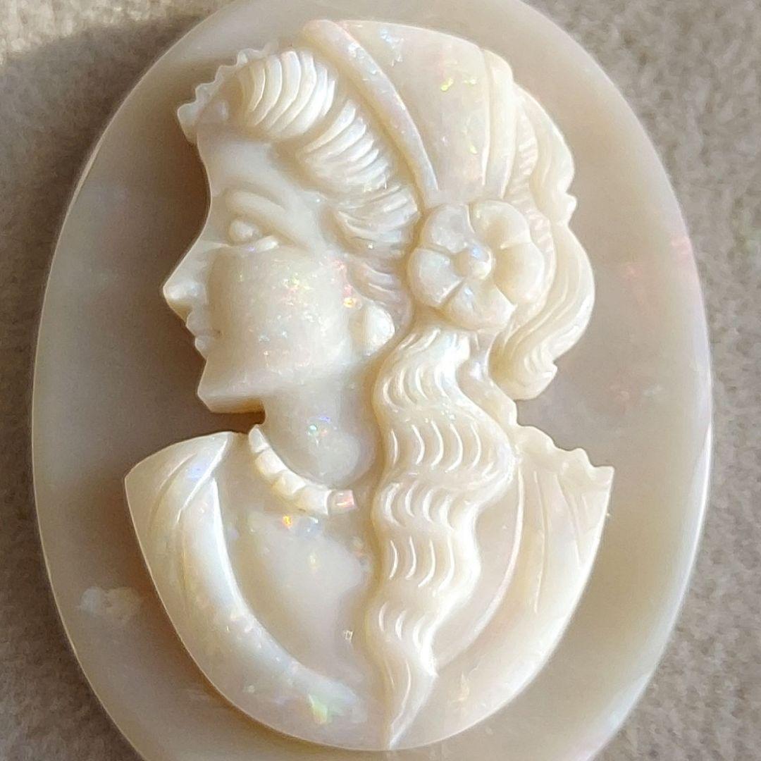 オパール　女性　カメオ　ルース