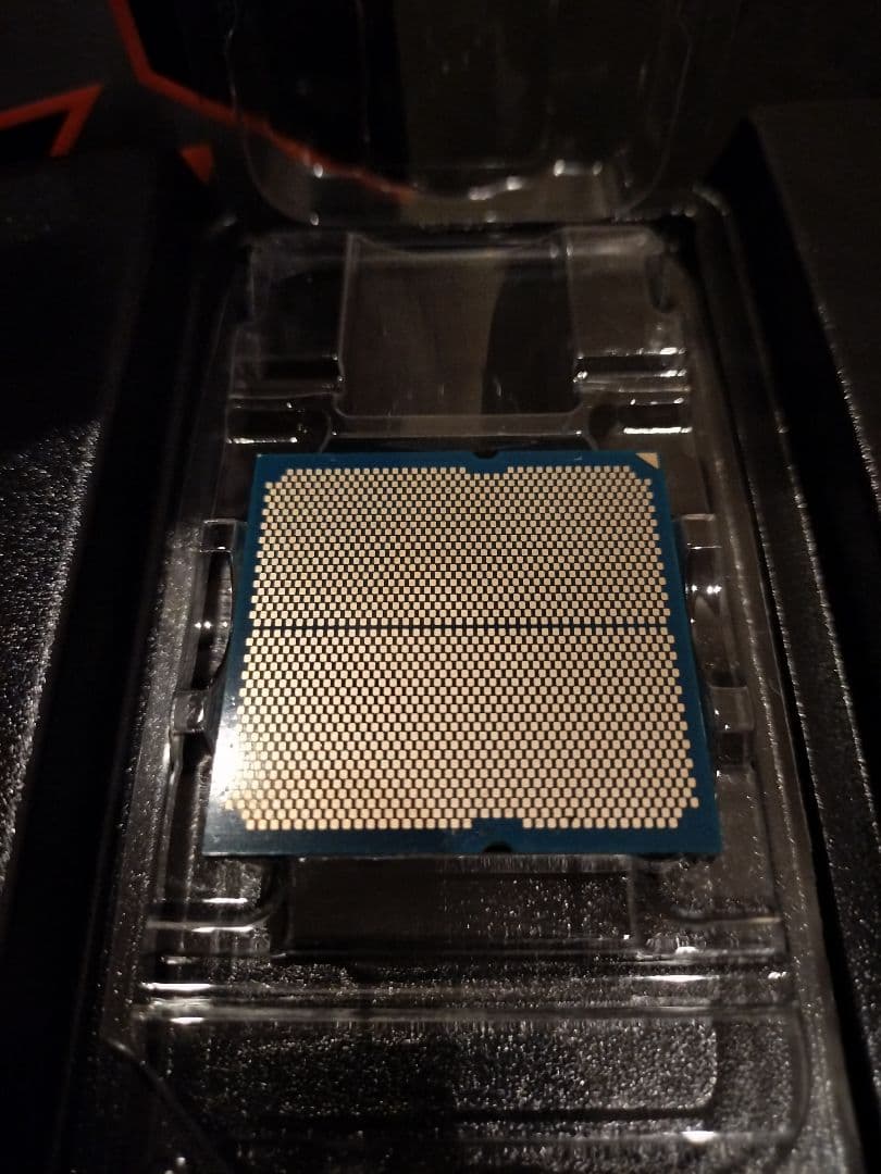 ヤ*リ様 AMD Ryzen 7 9800X3D CPU　オマケ箱