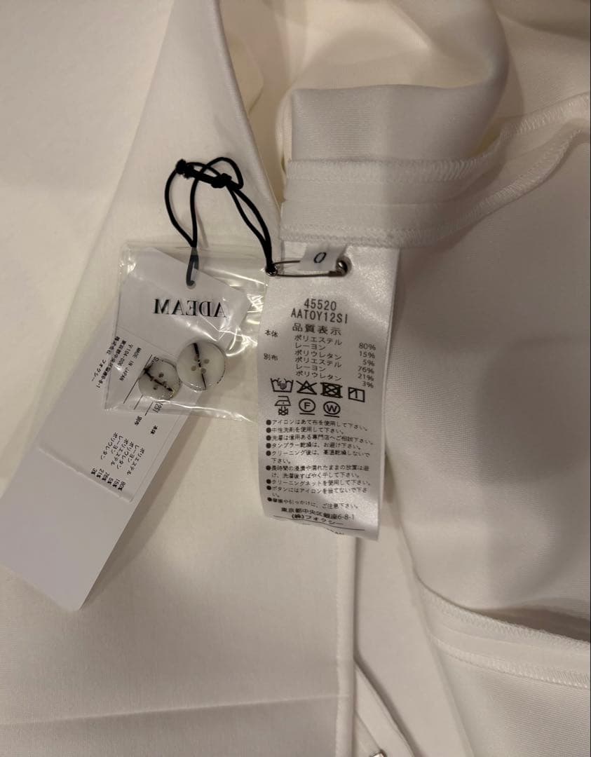 新品　アディアム　シャツトップス