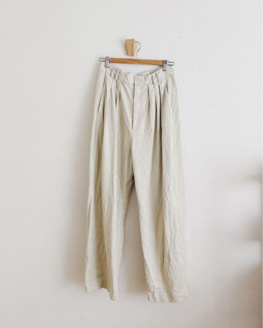 ＜6(ROKU)＞コットンレーヨン タックパンツ　36