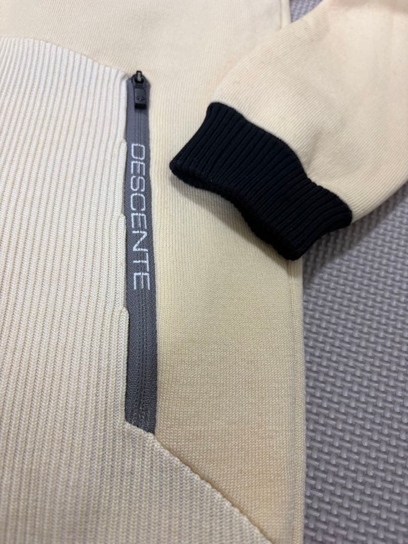 DESCENTE Golf ゴルフウェア　ニット　ジャケット ハイブリッド