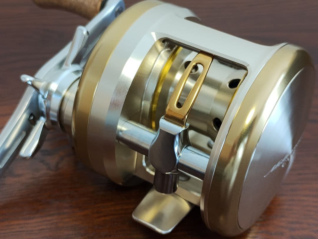 ダイワ　DAIWA　ミリオネア　CVZ205