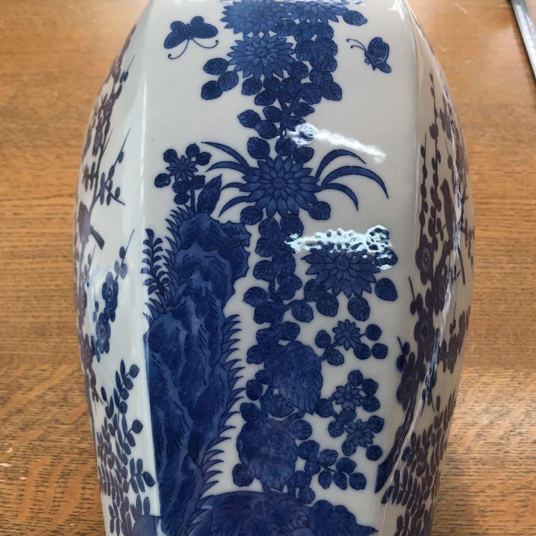 壺？蓋付き
