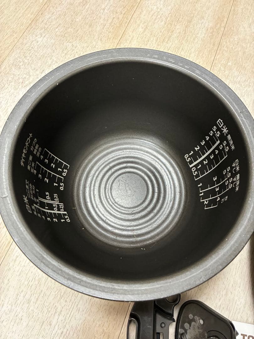 東芝 5.5合 真空圧力IH炊飯器 炎匠炊き RC-10VSR（ブラック）