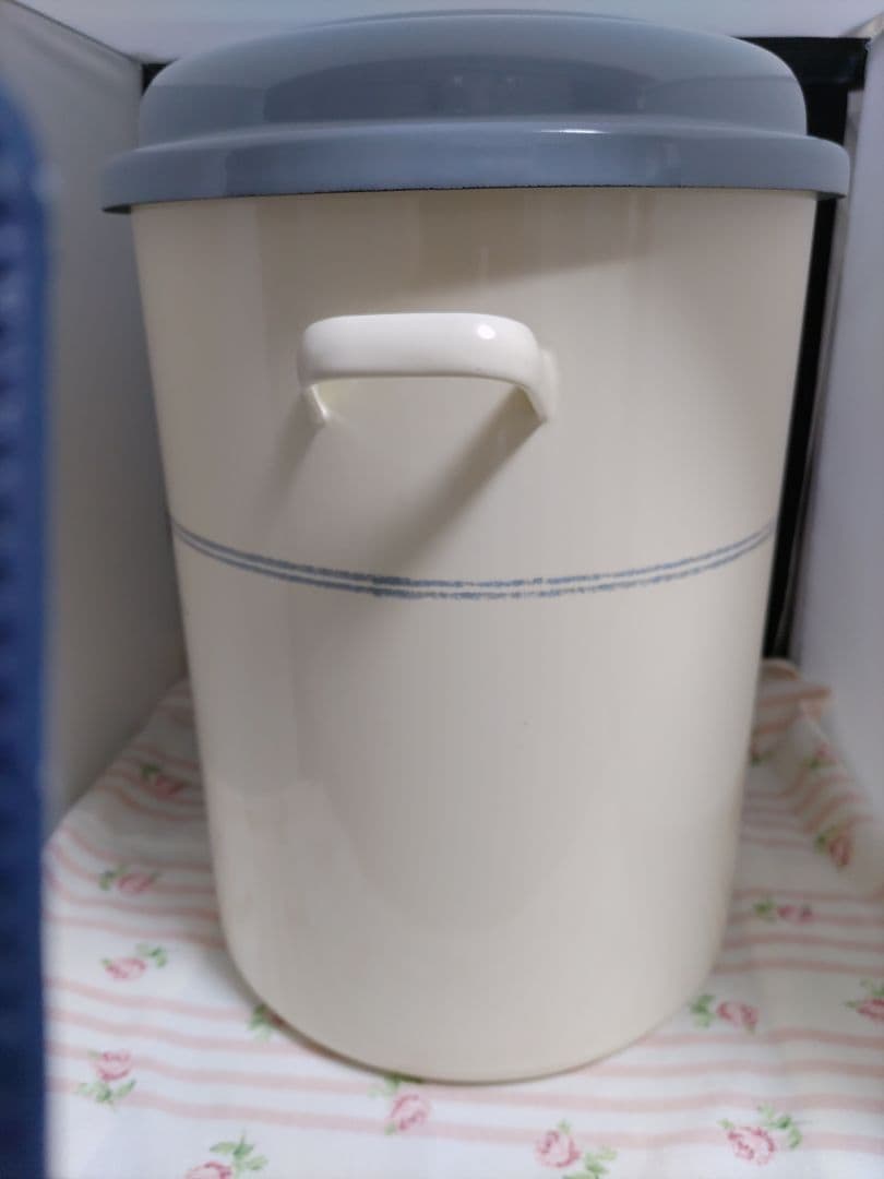 イマン トラッシュ缶　シャルロット