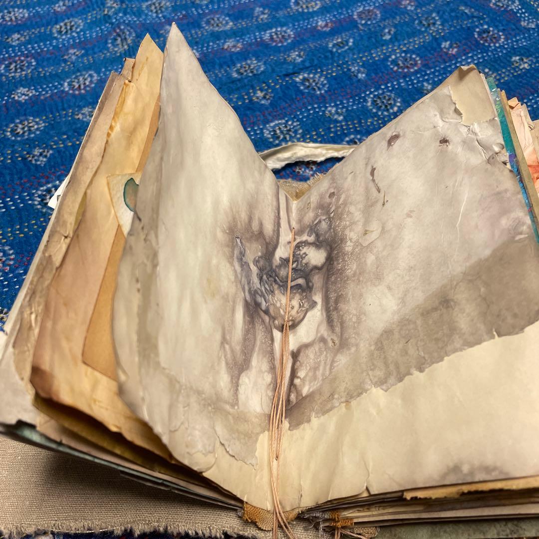 庭の本棚　 「襤褸の本12〜路地裏の本〜」 アートブック　ジャンクジャーナル