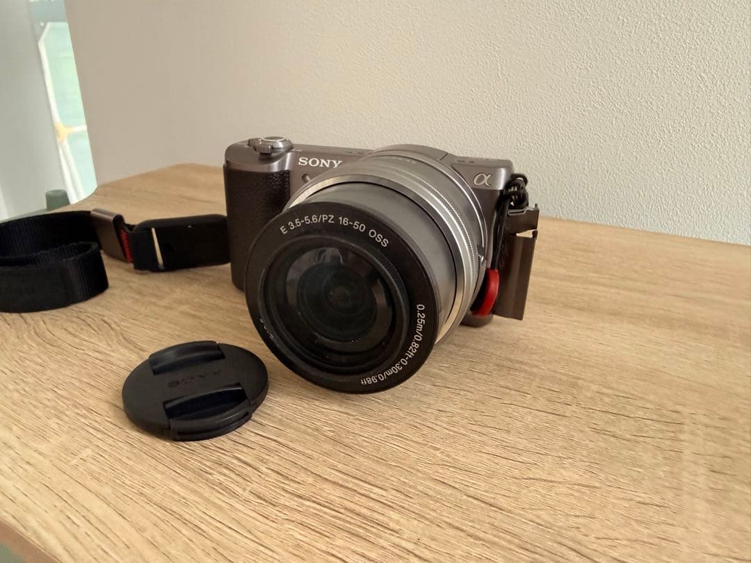 SONY α5100 ミラーレスカメラ 本体と付属品