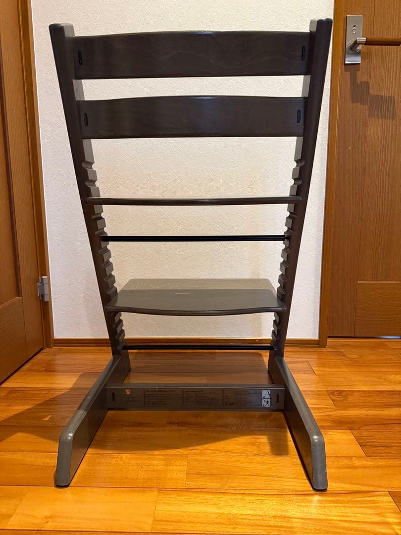 廃盤色　ウォールナット　ストッケ　トリップ　トラップ　ベビーチェア　百貨店購入