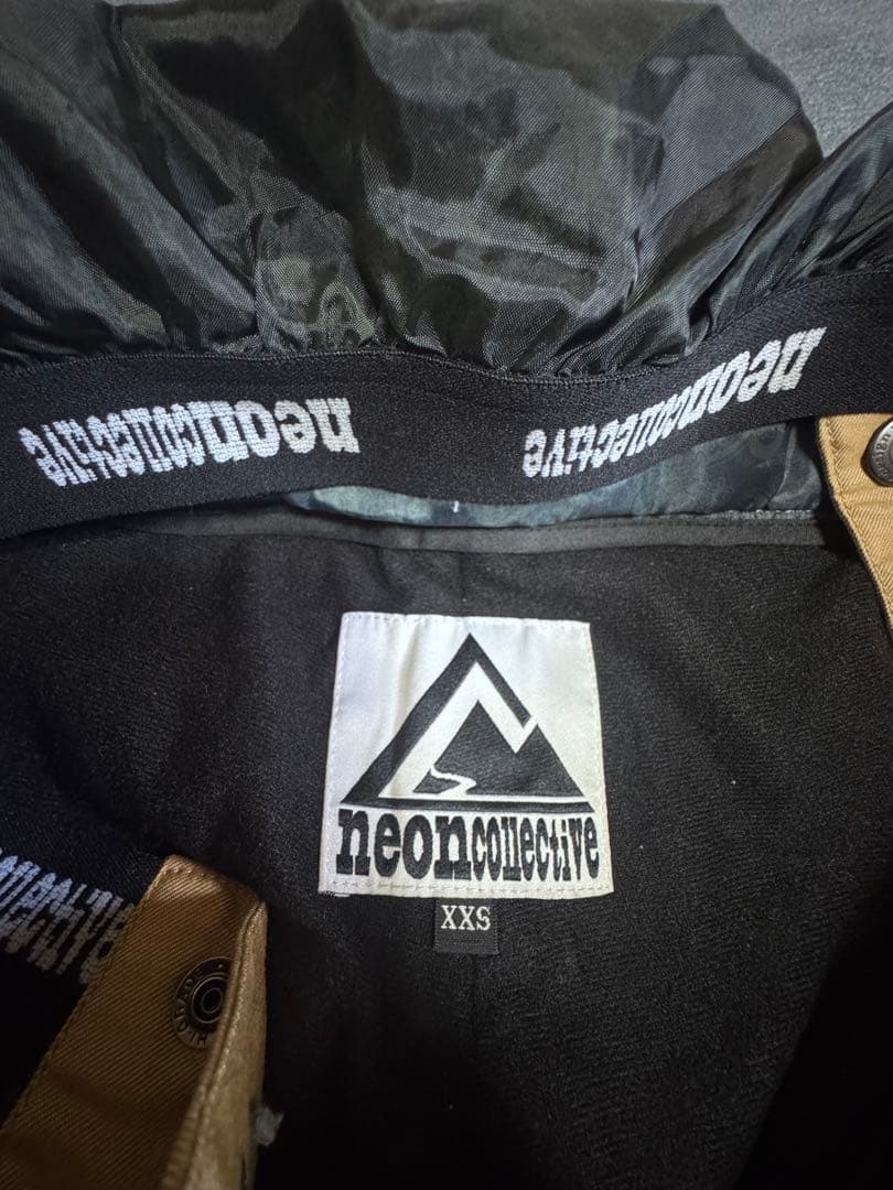 ❣️neoncollective オレンジ XSベストとグレーのフーディーセット❣️