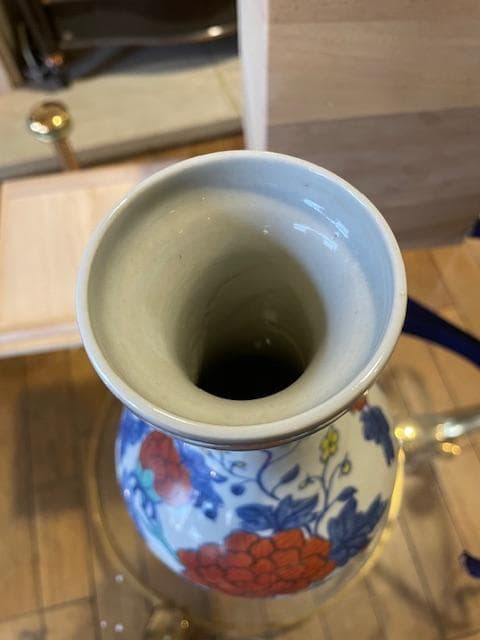花柄の陶器花瓶