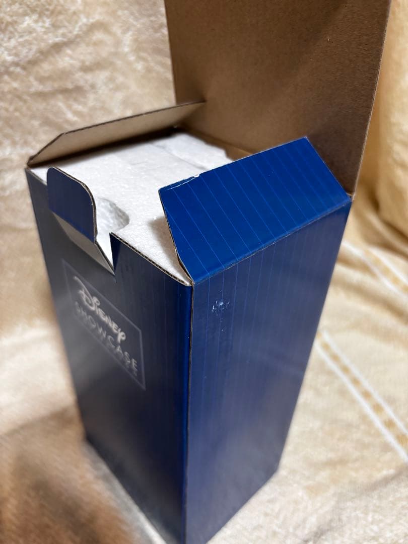 ホーンテッドマンション　ショーケース　ジョージの未亡人　エネスコ　置物　メアリー