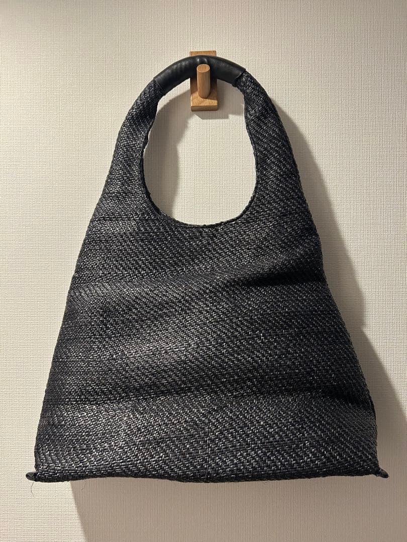 Hoaw. ラフィアショルダーバッグ ブラック