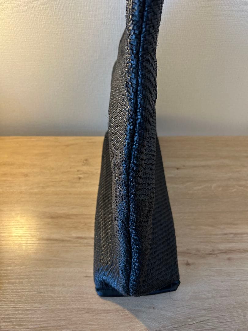 Hoaw. ラフィアショルダーバッグ ブラック