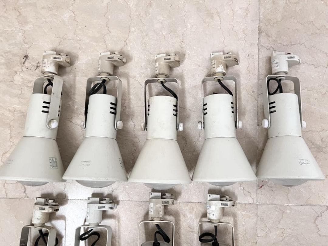 コイズミ　スポットライト ASE 440 352　9個　白熱灯