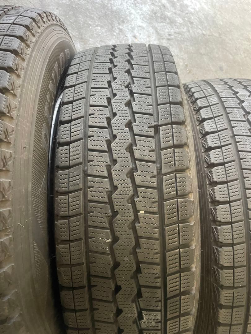 ハイエース　バリ山　ダンロップ　スタッドレスセット　195/80Ｒ15