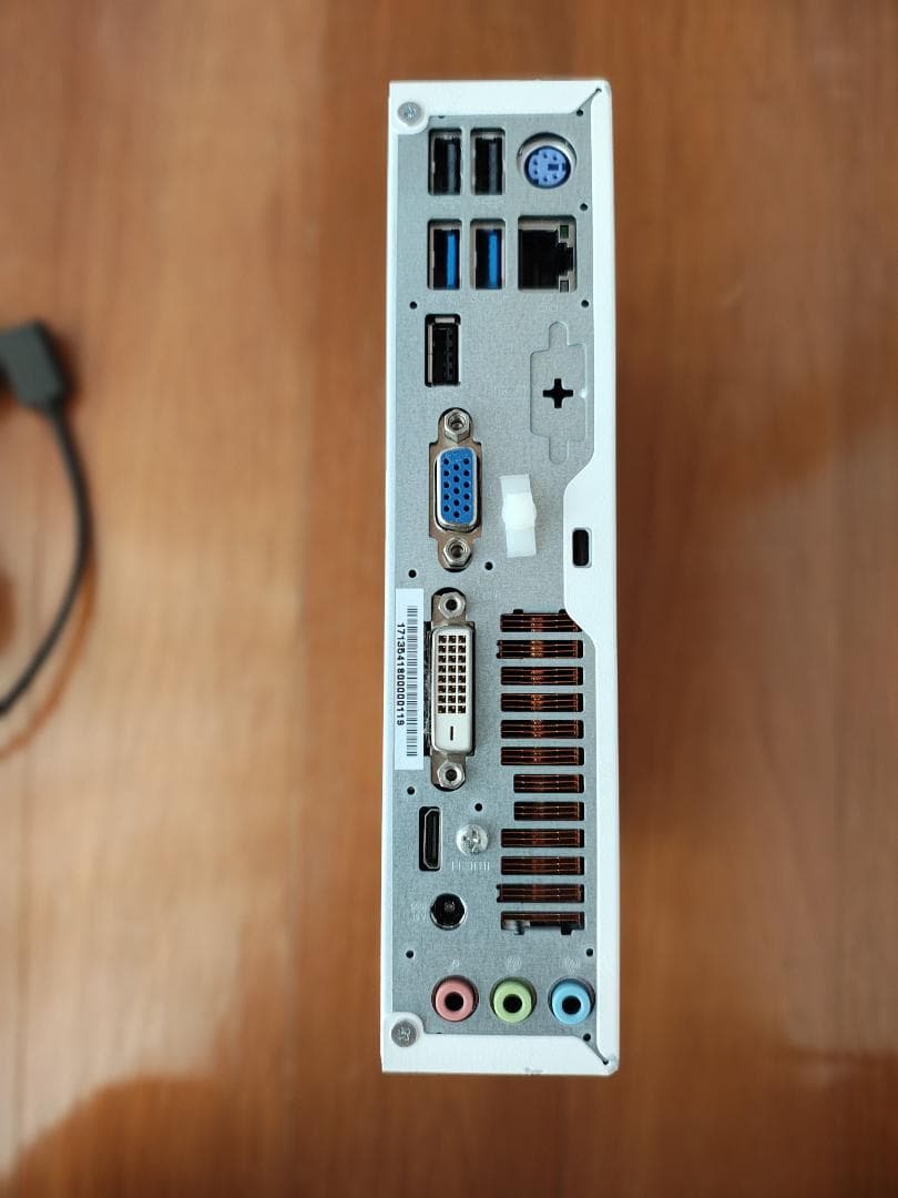 EPSON Endeavor ST180E i3-6100T 省スペースPC