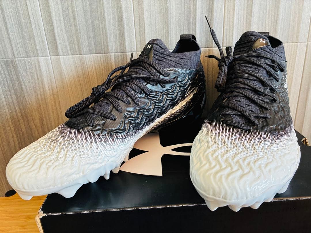 ⭐︎希少未使用⭐︎UNDER ARMOUR SPOTLIGHT PRO 2025 黒