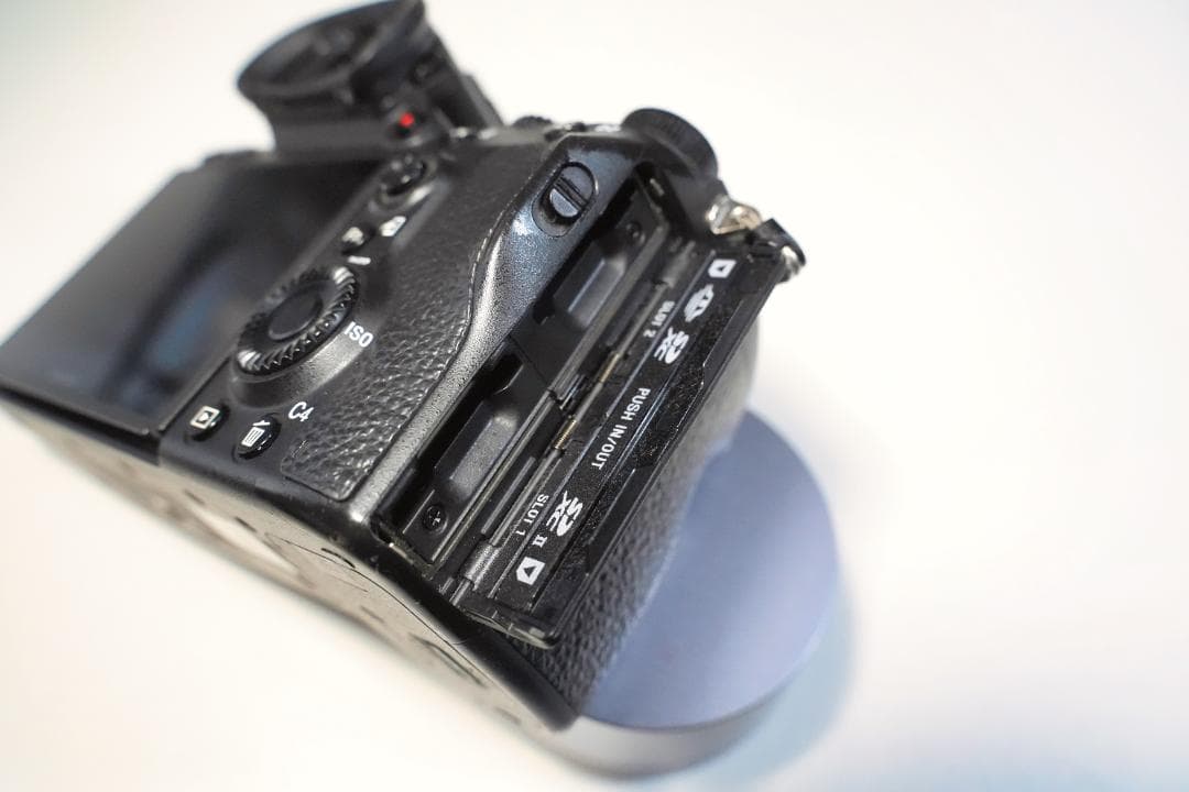 SONYミラーレス一眼カメラ α7III ズームレンズキットILCE-7M3K