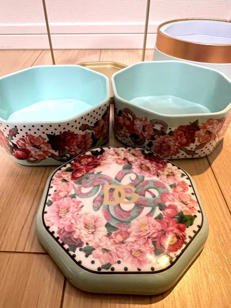 ドルチェ＆ガッバーナ　非売品　ノベルティ　花柄スイーツBOX 小物入れ