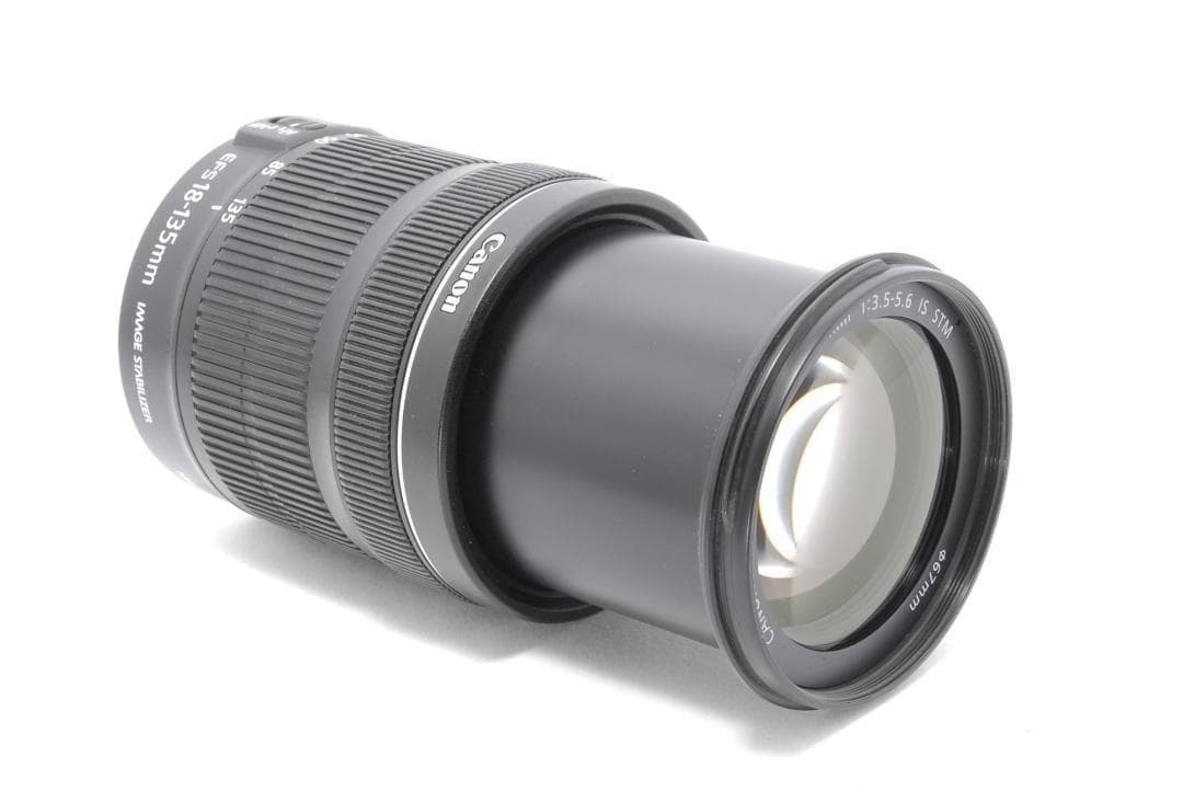 極美品　Canon EF-S 18-135mm f/3.5-5.6 IS STM