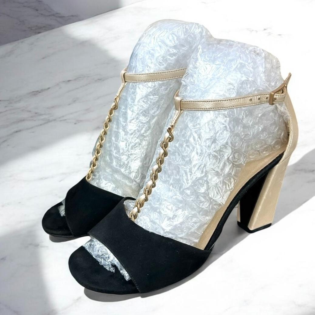 靴 CHANEL Mules Sandals Gold Chain T-Strap