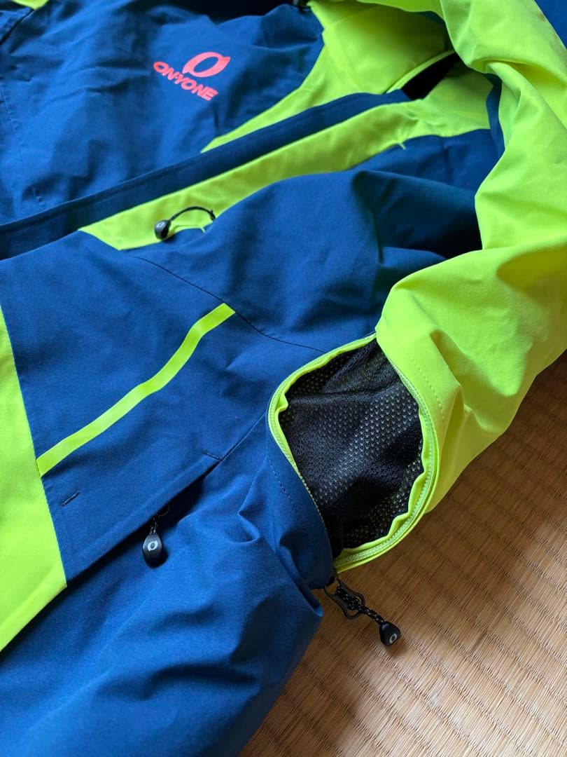 値引価格は本日19時までです。 オンヨネONYONE スキーウェア上下M