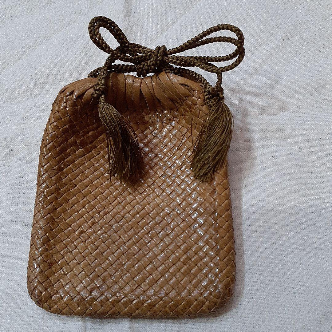 ヨーガンレール革製シルクコード小物入れ