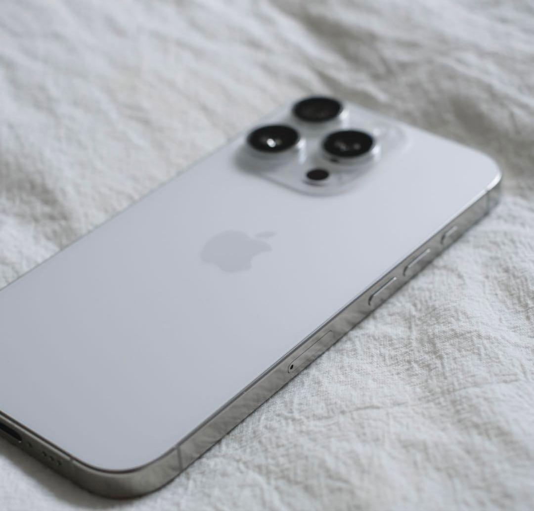 Apple iPhone Pro ホワイト 本体