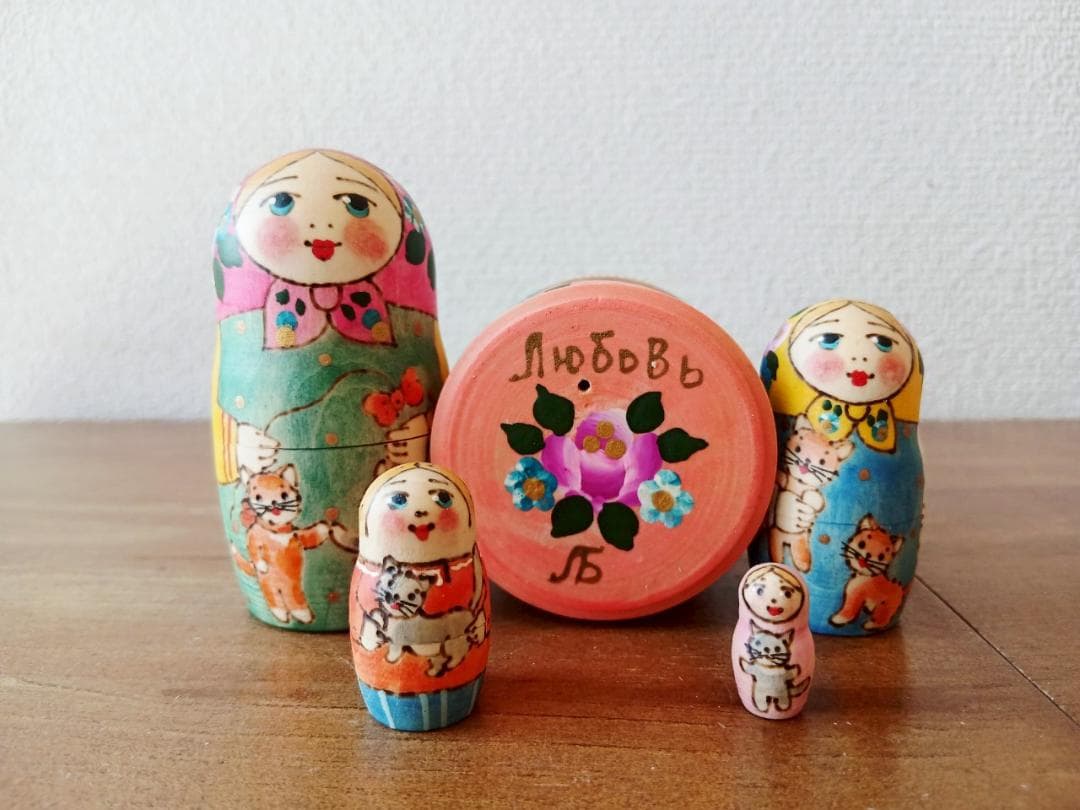 【LYH058】 北欧ロシア雑貨、マトリョーシカ【3匹の猫】リューバ作