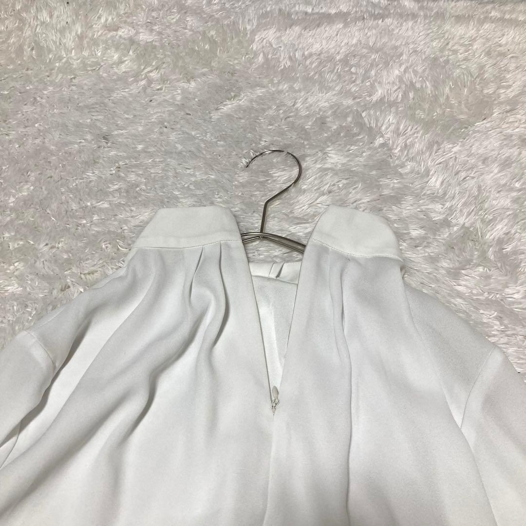 新品未使用タグ付　23区　バックサテンアムンゼン ボウタイ付き 2wayブラウス