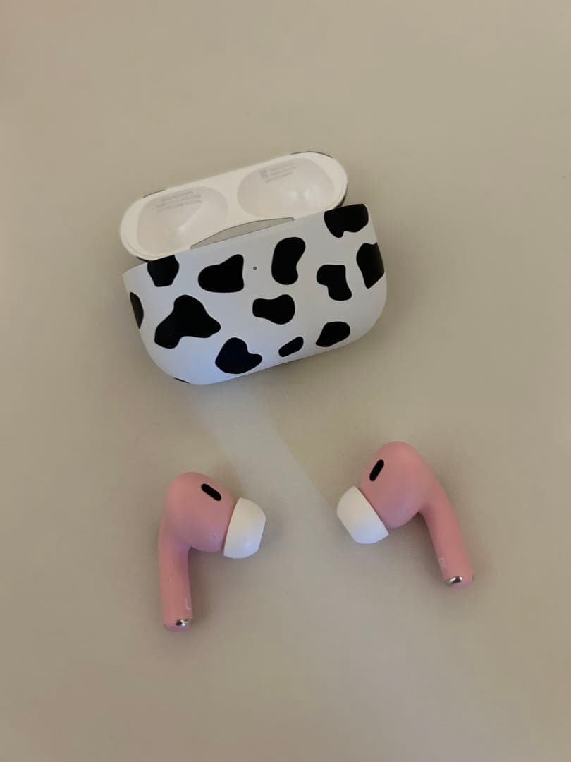 AirPods pro 第2世代 ColorWare塗装 ウシ模様