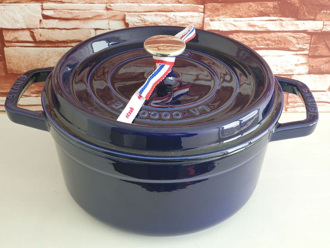 【美品】staub ピコ・ココット ラウンド 　22㎝　ストウブ