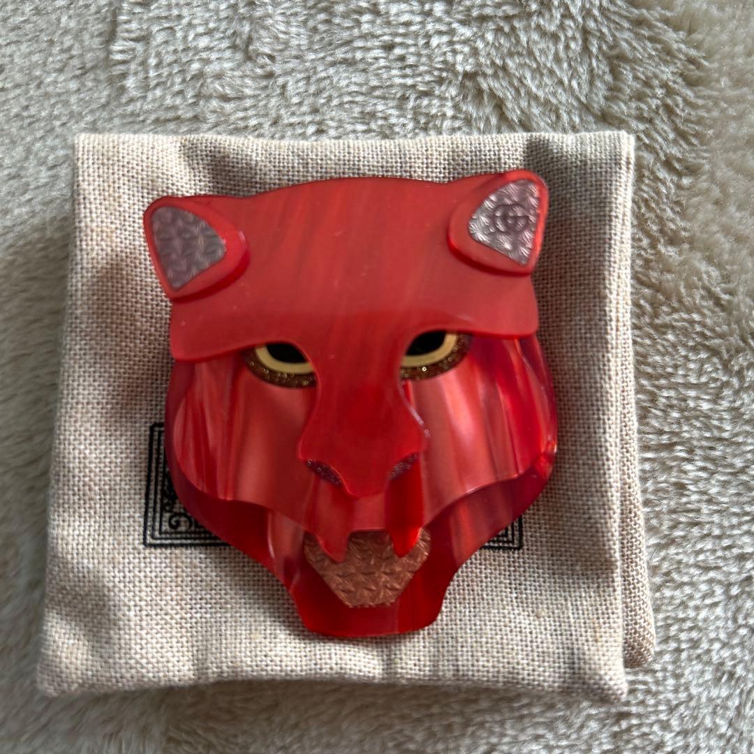 激レア　GUCCI レッド　虎　タイガー　ブローチ