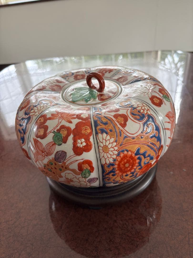 かぼちゃ型器　蓋もの陶器の置物　台座付き