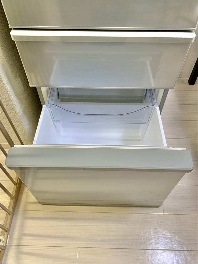 めだかもちAQUA シルバー 4ドア冷蔵庫 LED照明付き