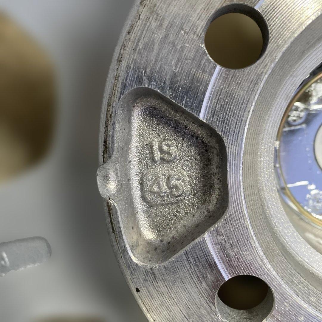 バリ溝‼️トーヨースタッドレスセット185/60R15 旧型シエンタ　送料無料