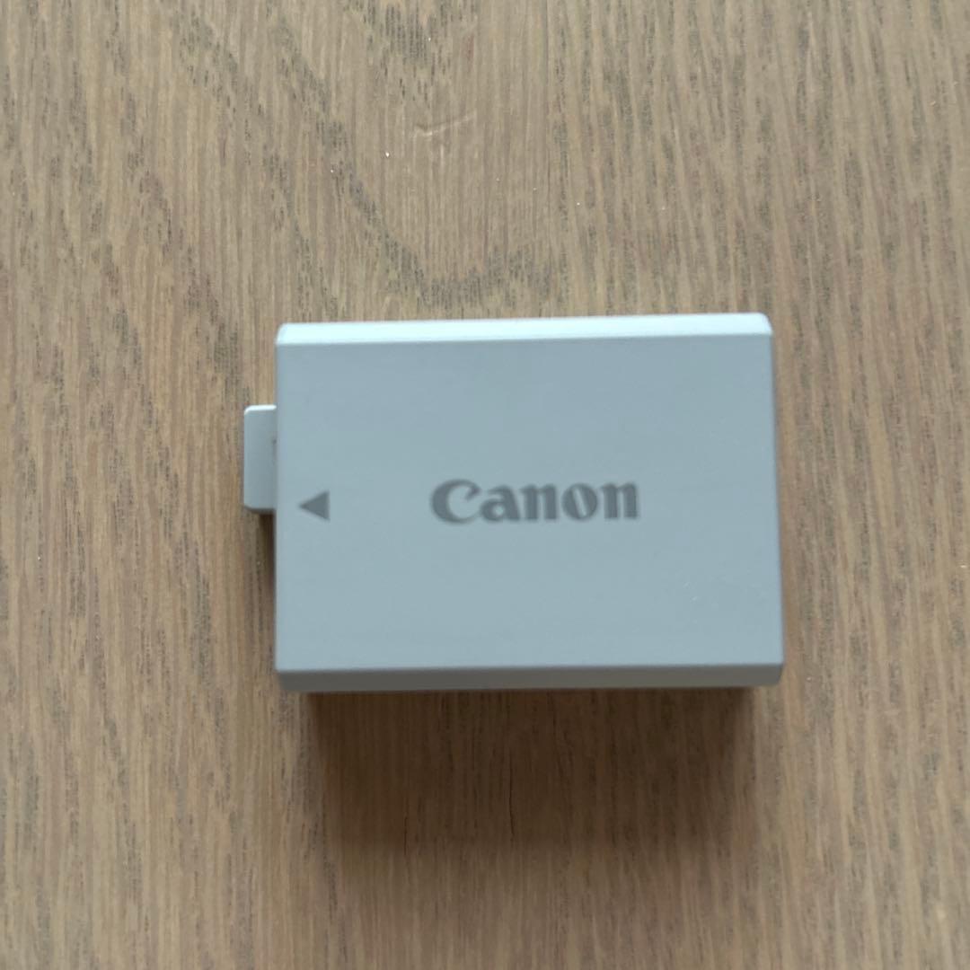 Canon（キヤノン）　EOS kiss x3 充電器付き