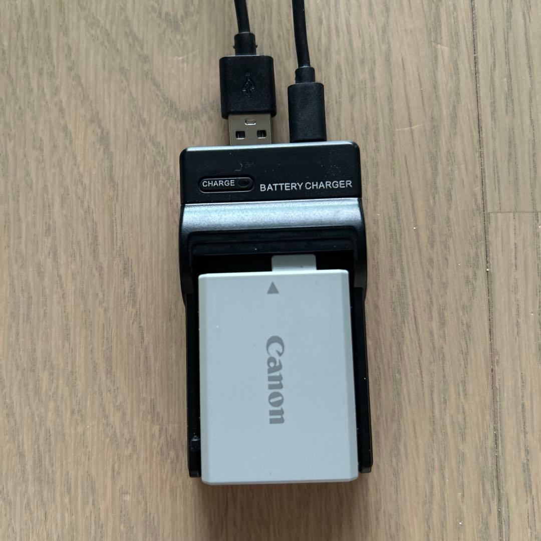 Canon（キヤノン）　EOS kiss x3 充電器付き