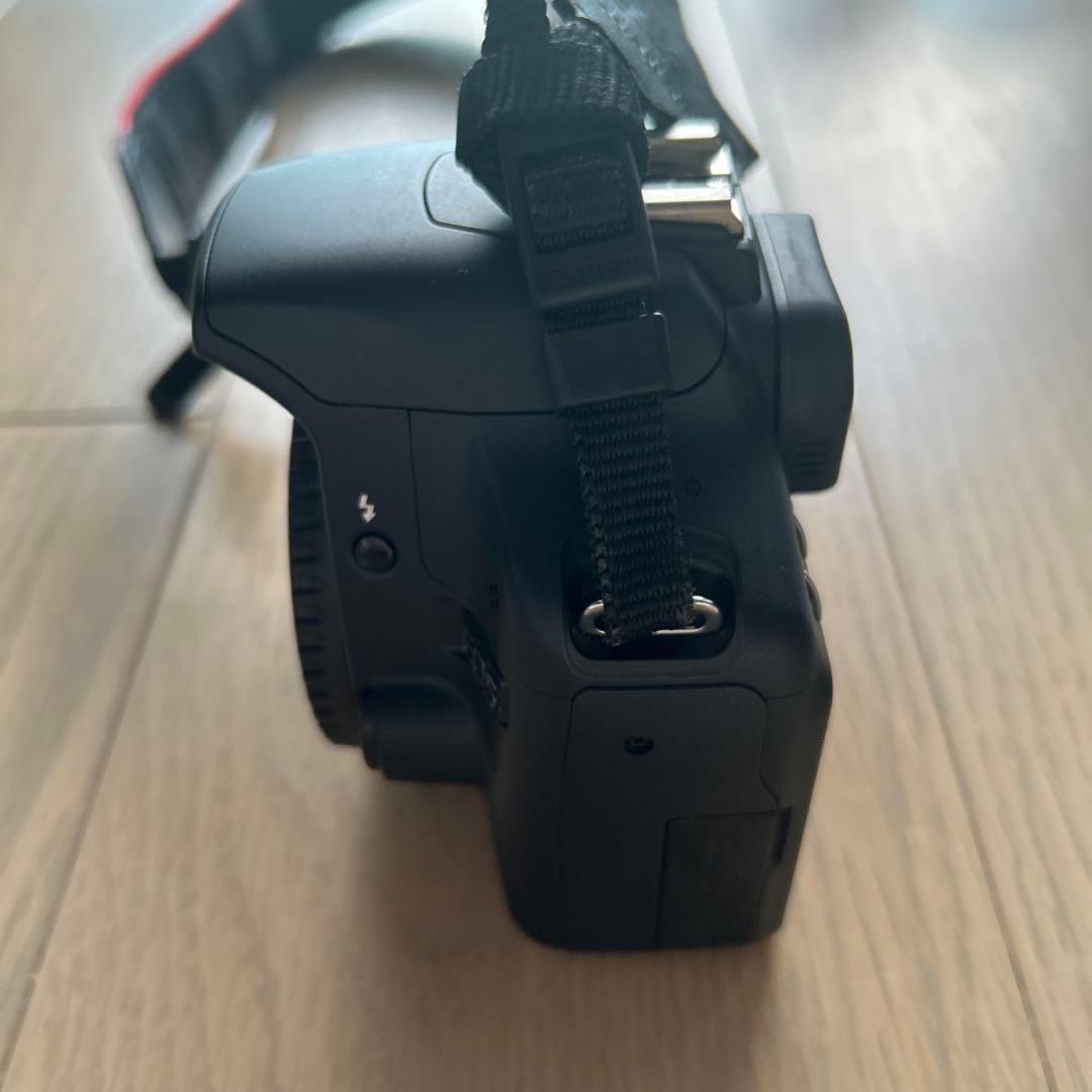 Canon（キヤノン）　EOS kiss x3 充電器付き