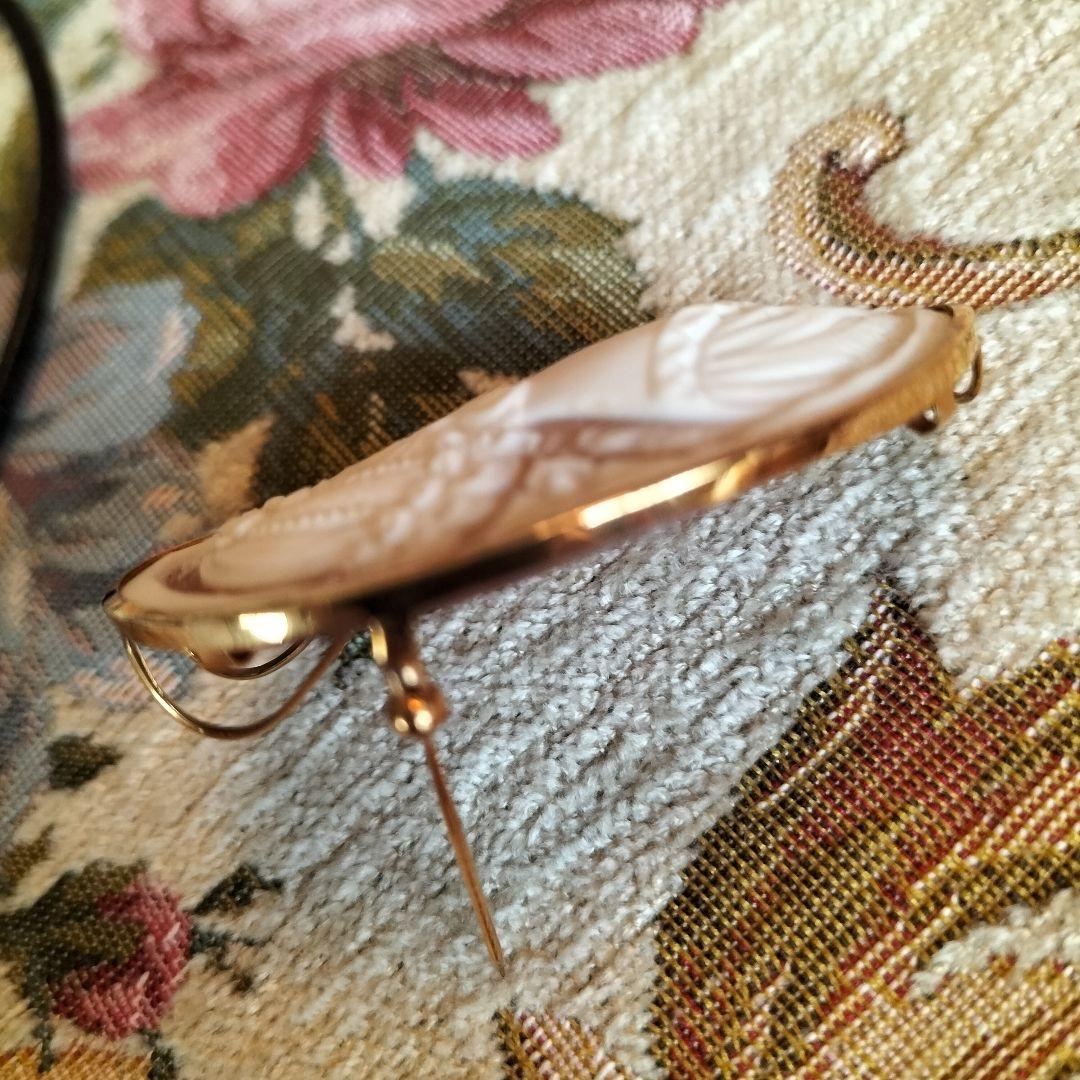 K18カメオ　シェル❛小鳥と少女❜モチーフ　ブローチ・ネックレス両用　他未使用