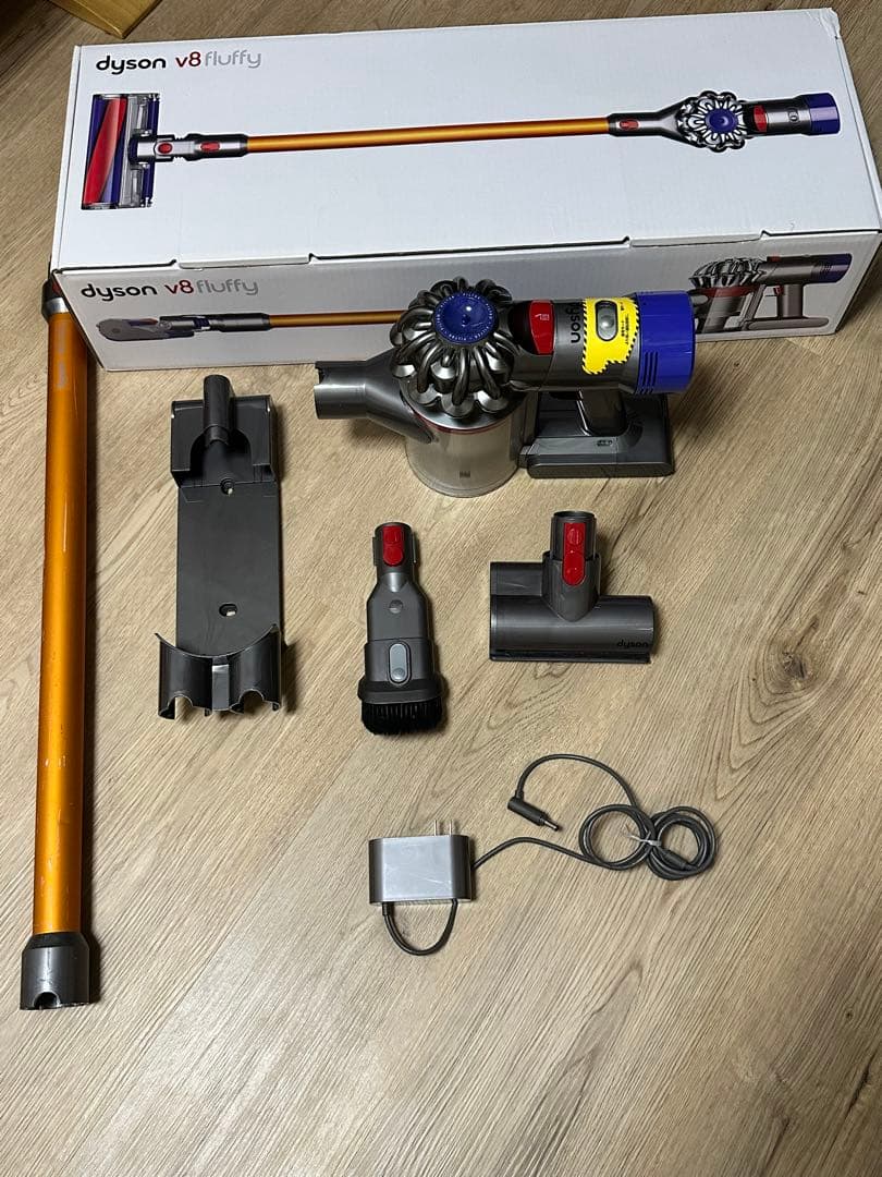 dyson❣v8❣fluffy‼ダイソンV8❣コードレス掃除機‼メルカリ便発送❣