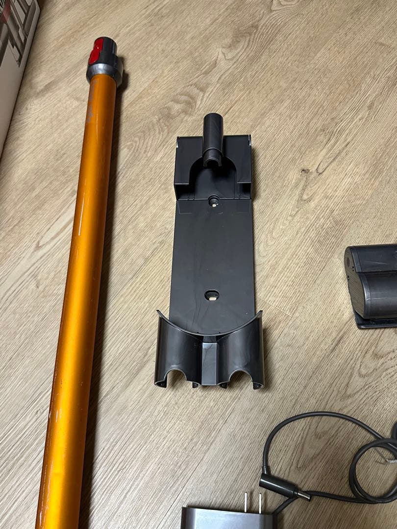 dyson❣v8❣fluffy‼ダイソンV8❣コードレス掃除機‼メルカリ便発送❣