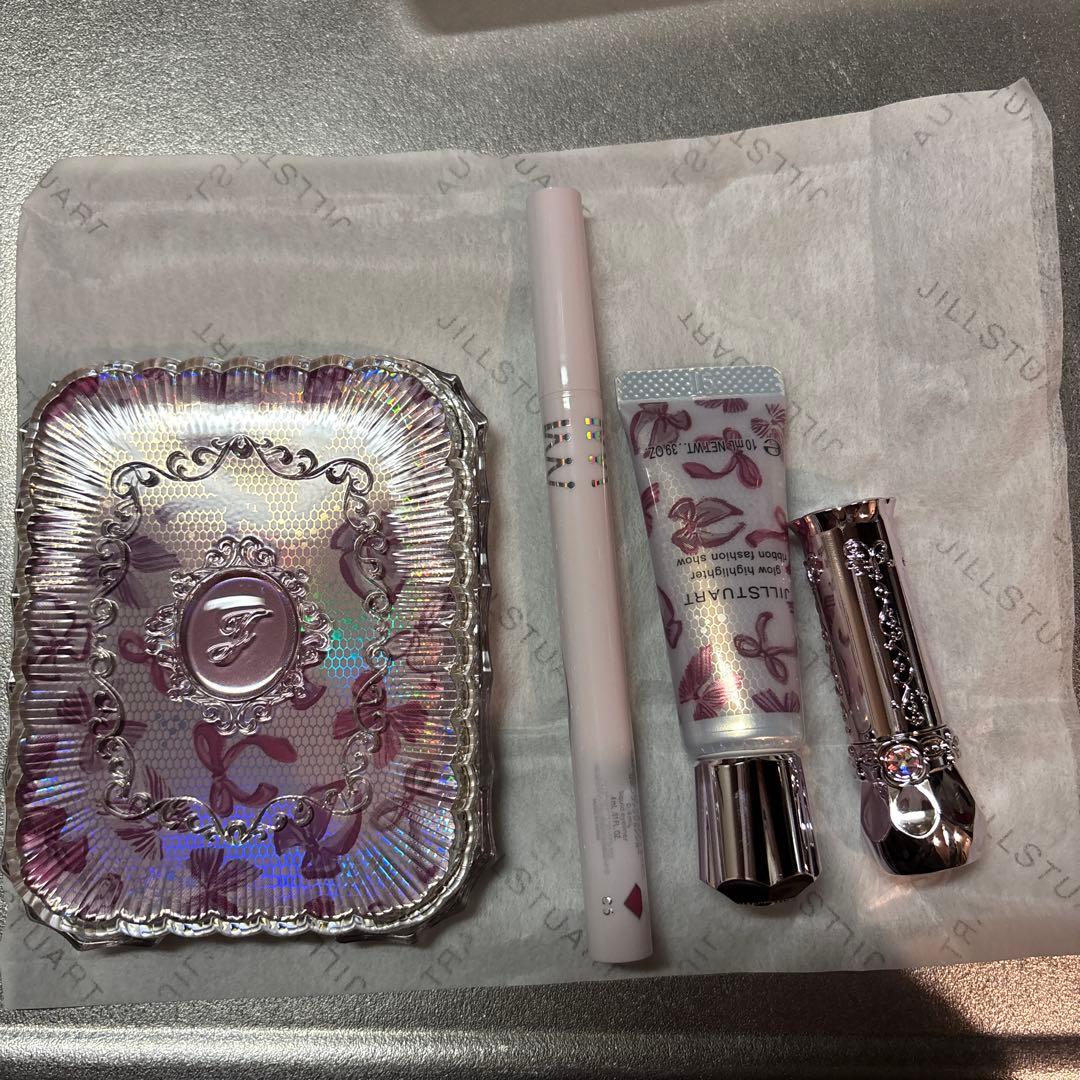 ジルスチュアート　2025 クリスマスコフレ　リボンファッションショー