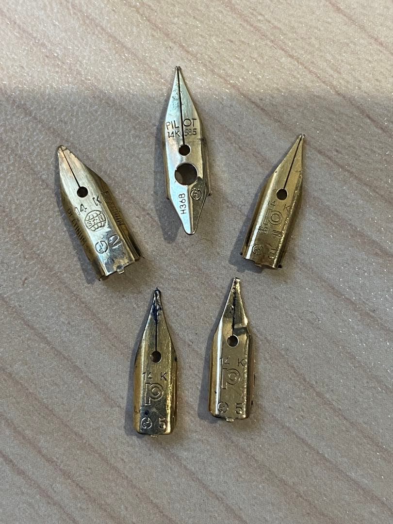 ゴールド14K 万年筆のペン先4本分ニブ　1.0g