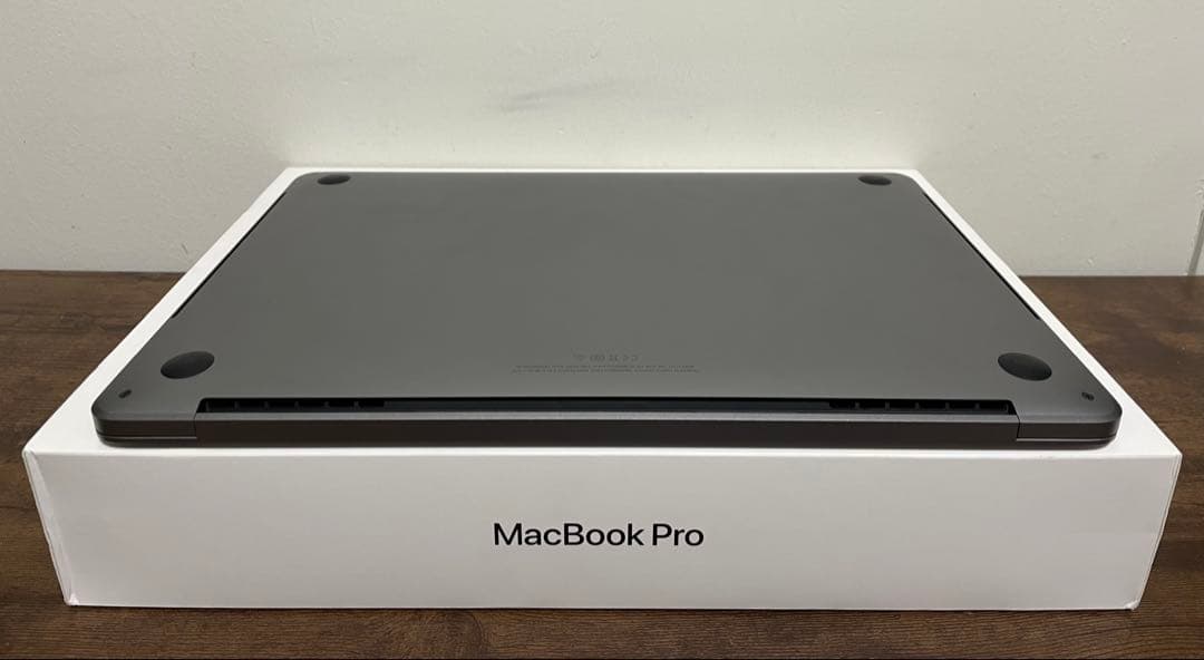 美品 MacBook Pro 2020モデル TouchBar付き