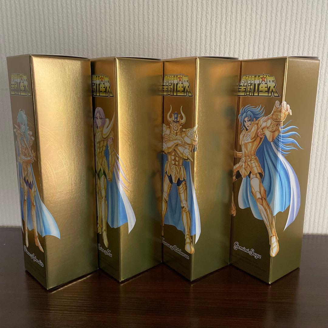 聖闘士星矢ウイスキー　4本　木箱