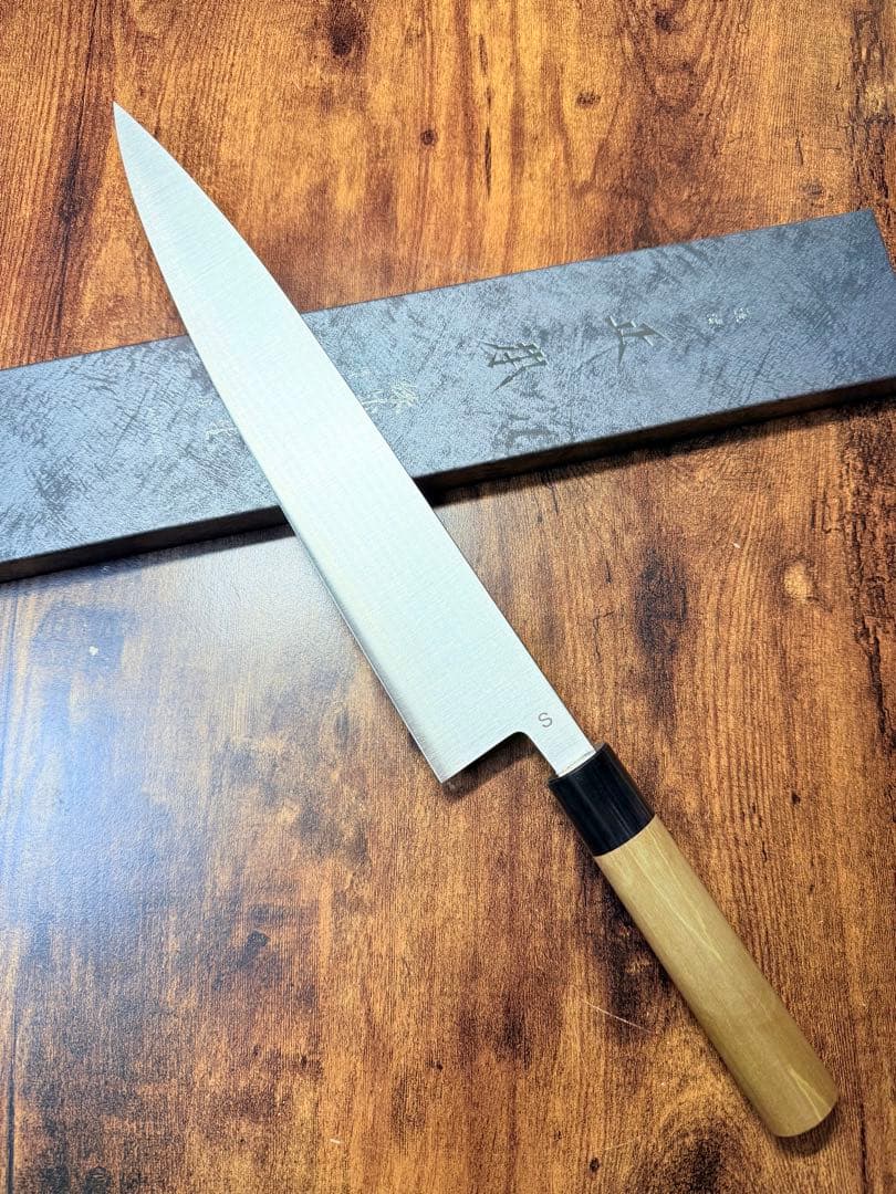 正本総本店　牛刀　包丁　スウェーデン鋼(ステンレス) 9寸　水牛柄