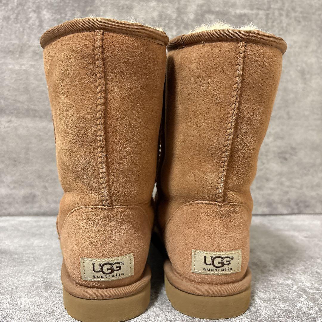 美品　UGG クラッシックショート　23cm ムートンブーツ