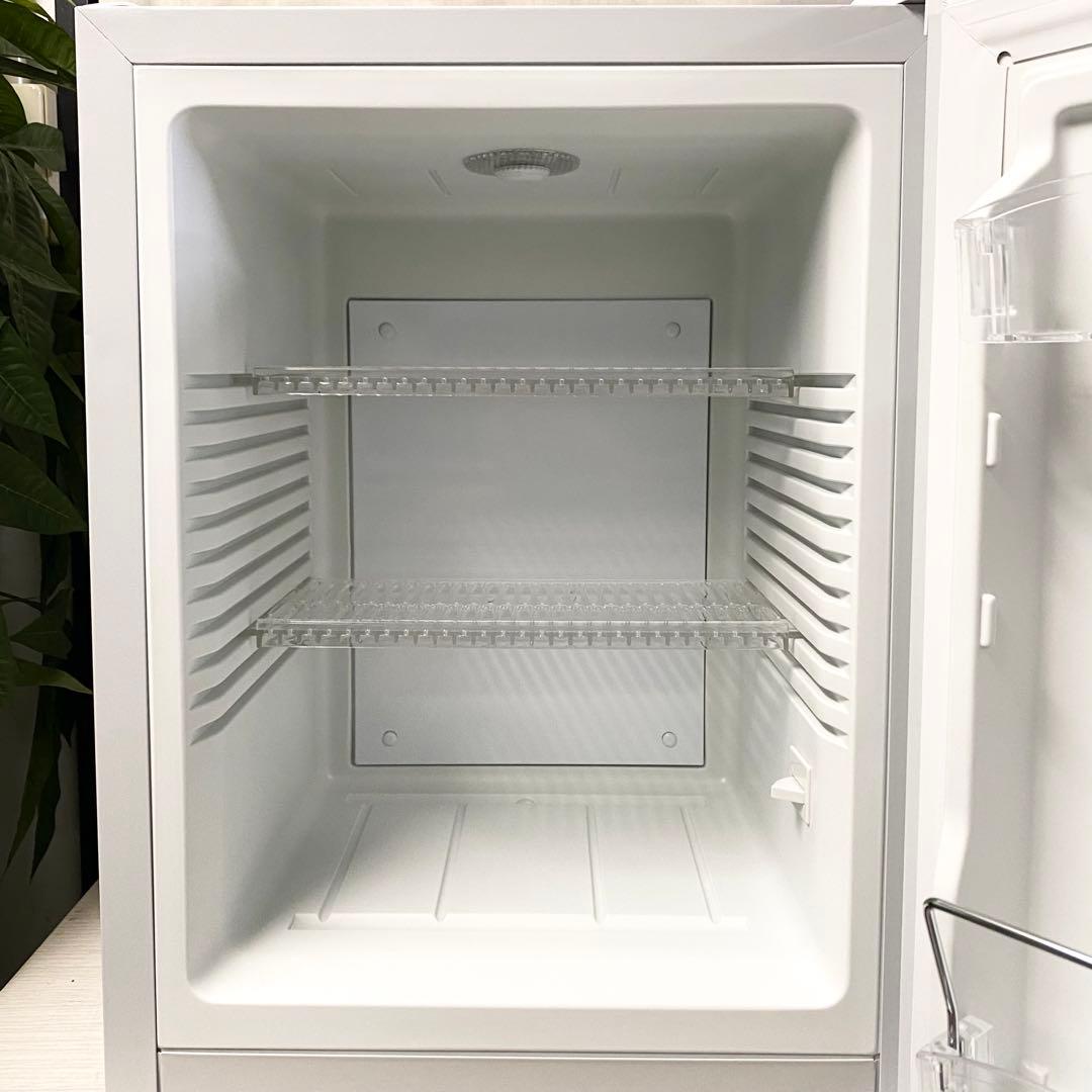 ペルチェ式だからとっても静か♪寝室でも気にならない！1ドア冷蔵庫32L